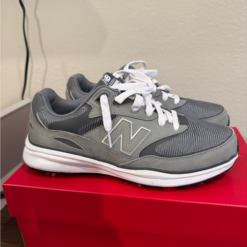 New Balance Gray and White Golf Shoes size 10.5 like new!